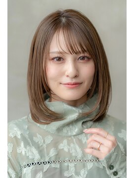 メゾンバイハバナ(maison by HAVANA) 大人かわいいフェザーバングカーキグレージュミディアムウルフ