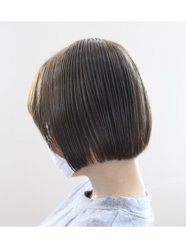 ウィスカーヘアー(whisker hair) ワンレンボブ　切りっぱなし