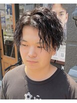 フリーク バーバーショップ 都島店(FREAK BARBER SHOP) 黒髪縦落ちツイストスパイラルパーマエモセンターパート