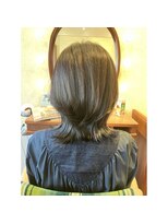 エルサフィロ キタハマ(el zafiro kitahama)&nbsp;20×30×40代×似合わせカット×外ハネレイヤー×ヘアマニキュア