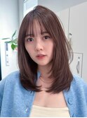顔周りレイヤーカットくびれヘアミルクティーベージュカラー