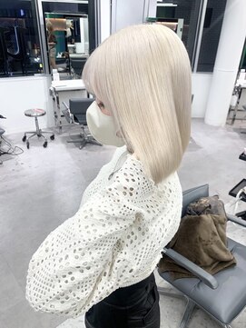 ユーフォリア 渋谷グランデ(Euphoria SHIBUYA GRANDE) ホワイトカラー ホワイトブロンド ハイトーン ケアブリーチ