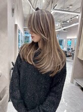 キング 心斎橋店(K!ng) ハイライトカラーミルクティーベージュレイヤーカットオルチャン