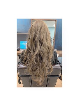 ルーム(Luum) プラチナベージュ