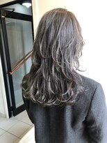 ペネロープ(Penelope)&nbsp;［新宿］レイヤー/極細ハイライト/グレージュ