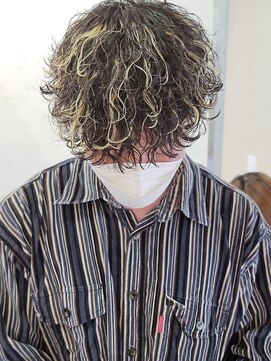 フィフス 原宿(fifth) メンズツーブロックマッシュ束感ショート波巻きスパイラルパーマ