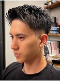 1136黒髪アッシュブラックツーブロック刈り上げ短髪ショート