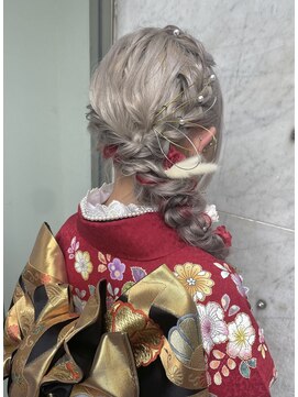 ミラ(Mila) 成人式♪ふんわり編みおろしアレンジ☆