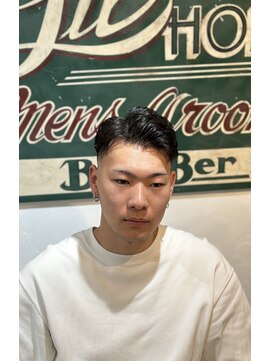 リルホビーズメンズグルーミング(Lil Hobbys Men's Grooming) ＜理容室＞＜バーバー＞フェードパートスタイル