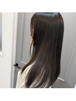 フリーシャ(freesha)&nbsp;【大野千尋】圧倒的な艶　美髪縮毛矯正