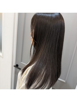 フリーシャ(freesha) 【大野千尋】圧倒的な艶　美髪縮毛矯正