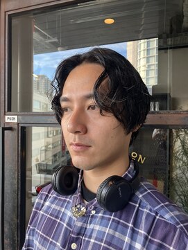 マノン バイ エイチ(MANON by H) センターパート