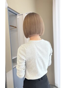 ジェム リット(GEM lit) ハイトーン×ボブで一気に垢抜け◎