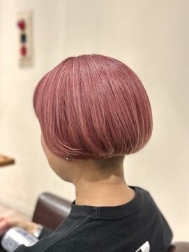 ダブルカラーピンクベージュツーブロックショートボブ/亀戸