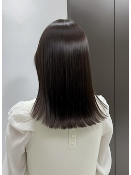 ルピナ(Lupina) メテオカラーで叶える大人可愛い外ハネロブ