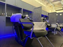 ジェネスタ(GENESTA)の雰囲気（落ち着いた空間のシャンプー台。４台あります）