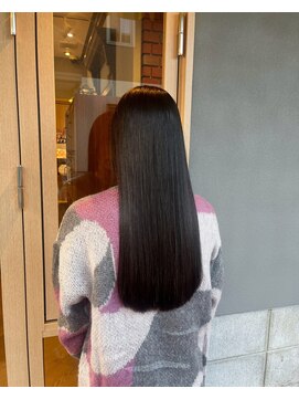ヘアリラクゼーション クインズベリー(Hair Relaxation Queen's Berry) 暗めカラー縮毛矯正で艶ロングに10.16