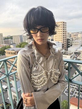 テイ(tei) 黒髪/マッシュウルフ/レイヤースタイル
