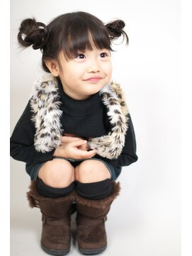 テゾーン フォー へアー ボニータ(TEZZON for hair BONITA) こどもらしいおだんごスタイルです。