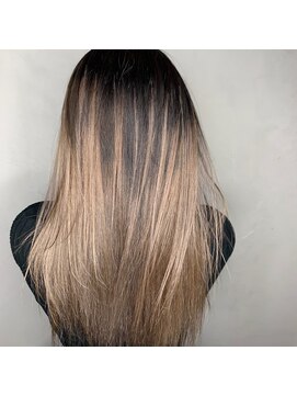 アンベリール 大名(Embellir) ブリーチ、ケアブリーチ　レイヤーカット　ミルクティー