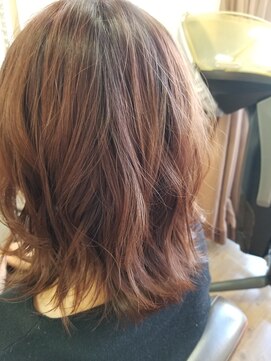 ハグエヴェック(HUG AVEC) 外ハネガーリー/外ハネミディアム