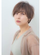 リリー バイ エーケー(Lily By Ak) 30、40代にオススメ！束感くびれショート×スモーキーベージュ