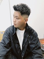 グッドプレイスアンドシング(Good Place&thing)&nbsp;メンズ刈り上げ短髪パーマアップバングリバーススキンフェード