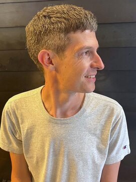 ディスイズバーバーセカンド(THIS IS BARBER 2nd) シルバーアッシュ　ベリーショート　ビジネス　白髪染め 30代