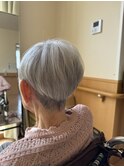 丸みのあるタイトなショートスタイル