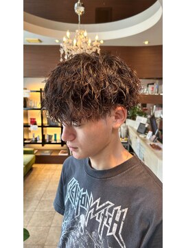 ブローチ(broche) ツイストスパイラル弱