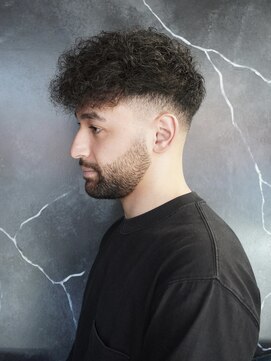 キングスマントーキョー 立川北口店(KINGSMAN TOKYO) アップバング / ツーブロック / スキンフェード 【立川】