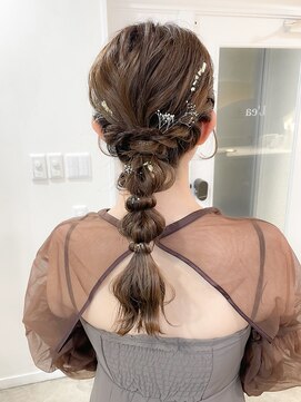 レア 表参道(L'ea) お呼ばれ 二次会 ポニーテール 編みおろし 結婚式 パーティー