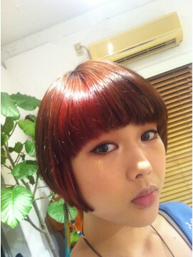 カミーノ(Camino) 陽気なオレンジレッドボブ