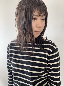 フィル(fil) ミディアム/グレージュ