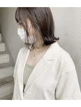 チーカ(chica) インナーカラーアッシュブラウン×ホワイトグレー