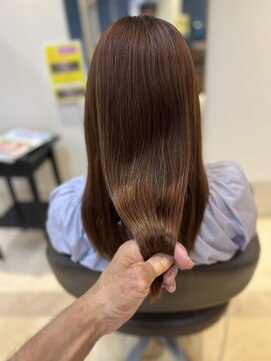 ヴィヴァーチェイルソーレ(VIVACE ilsole) 20代30代40代モカブラウン髪質改善カラー艶感ストレート