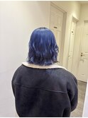 透明感のあるブルー＆ボブカット