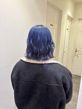 コル(CoL) 透明感のあるブルー&ボブカット