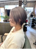 ダブルカラー ブリーチ ブリーチリタッチ ショート カット30代