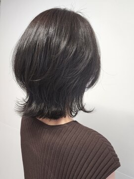 ニヤリ(Neyari) 外はねレイヤーボブ