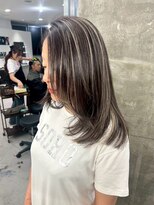 キング 心斎橋店(K!ng)&nbsp;ハイライトカラーミルクティーベージュレイヤーカット