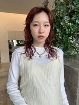 ワイビー グリーン リル(y.be green rel)&nbsp;ミディアムレイヤー×透明感レッド