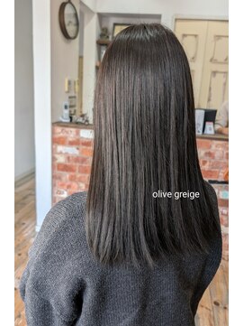 エンネ ユー(enne you..) 赤みをしっかり抑えたオリーブグレージュ