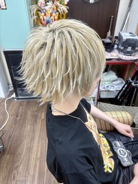 ヘアセットアップス(UP's) メンズセット『V系っぽい中スジ盛り毛先外ハネ♪』
