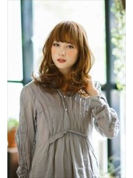 ファム(FAM) 柔らかな雰囲気が好きな方に人気のパーマスタイル