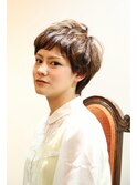 束感のある、ショートスタイル