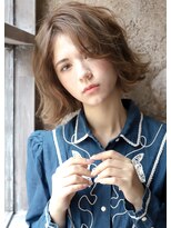 カライング(ing) 【+~ing 】 柔らか外ハネベージュカラー大人ボブ【柳沼くるみ】