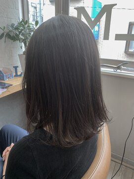 エルダーズバイユーレルム(L:der's by u-realm) 透ける暗髪ロブ