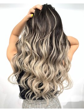 ラピス 千葉(Lapis) ホワイトブロンドグラデーションスタイル☆