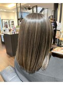 白髪が活きるバレイヤージュカラー
